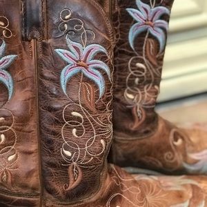 Tony lama square boots
